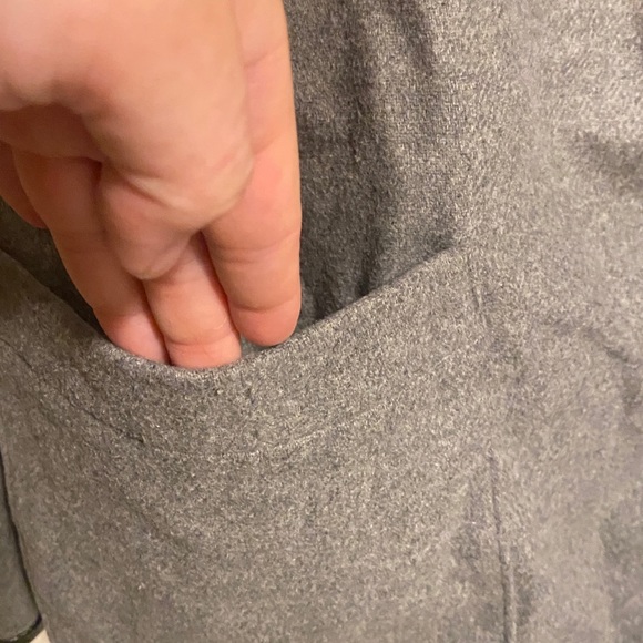 Gorgeous Woman’s blazer with leather trim - Picture 4 of 7